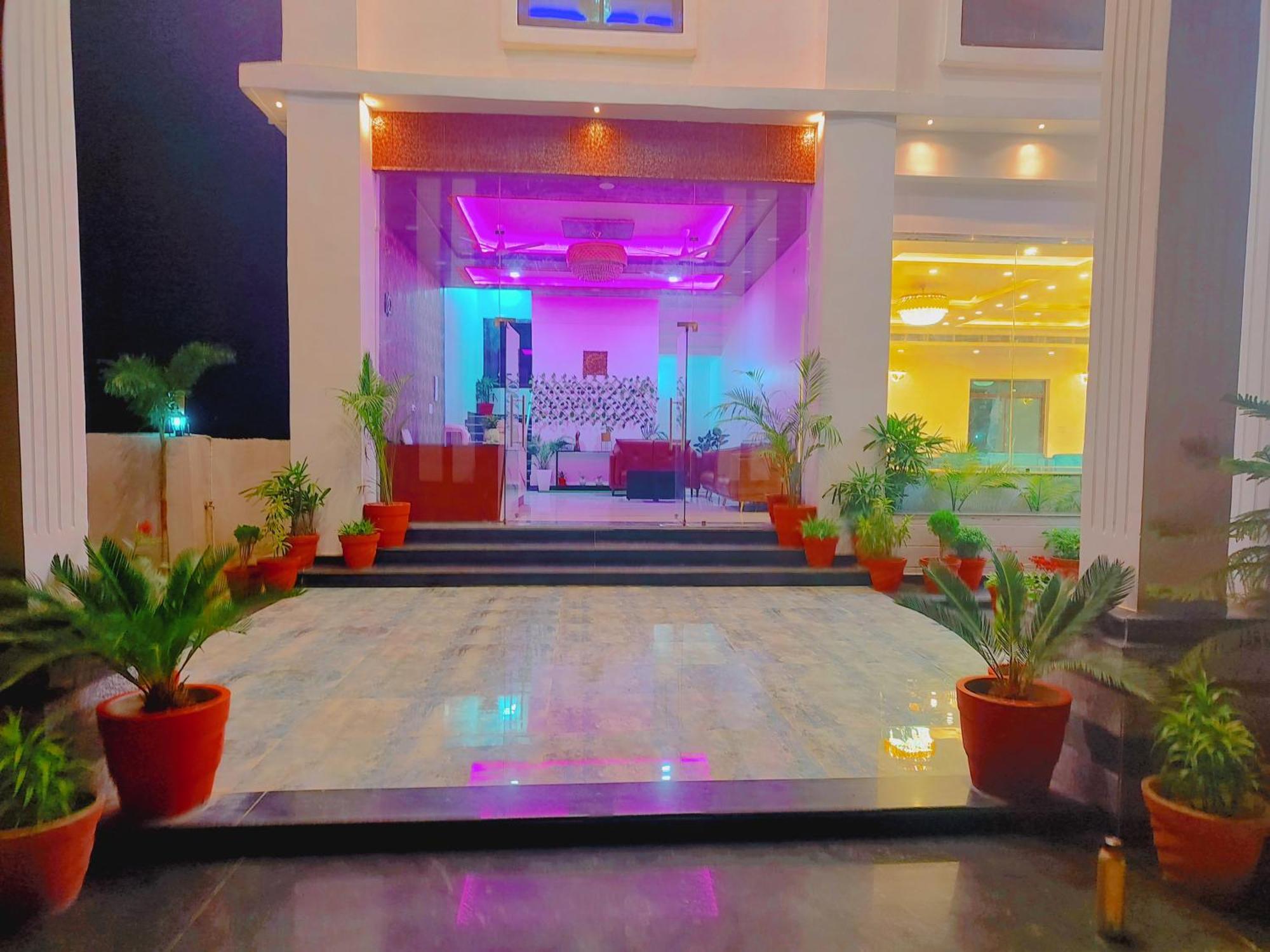 Awadh Samrat Resort Ayodhya Luaran gambar