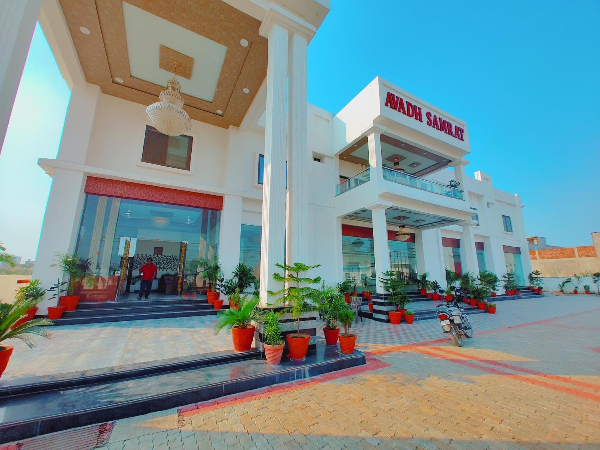 Awadh Samrat Resort Ayodhya Luaran gambar
