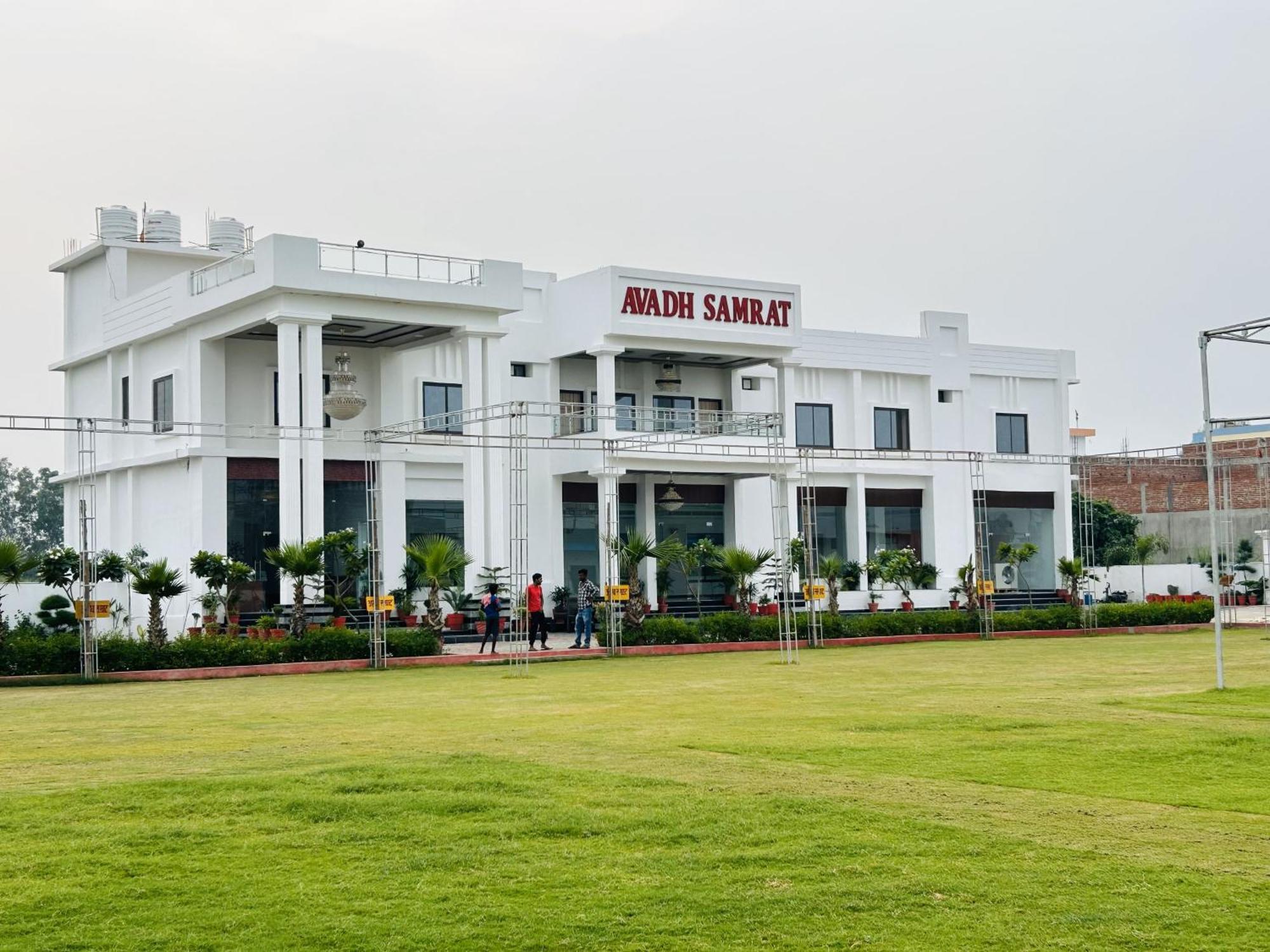 Awadh Samrat Resort Ayodhya Luaran gambar