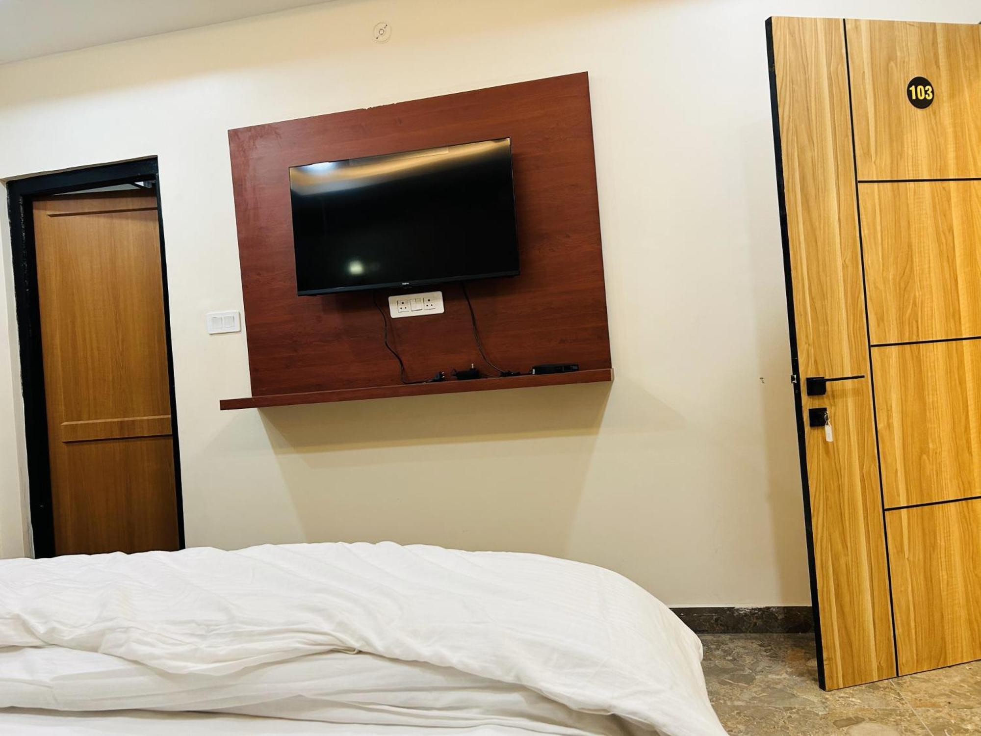 Awadh Samrat Resort Ayodhya Luaran gambar